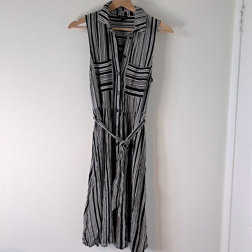 Who What Wear black & white striped button up dress with belt sz XS